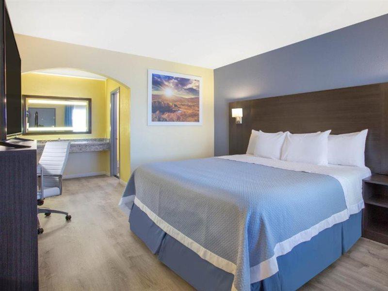 Days Inn By Wyndham Airport - 凤凰城 外观 照片