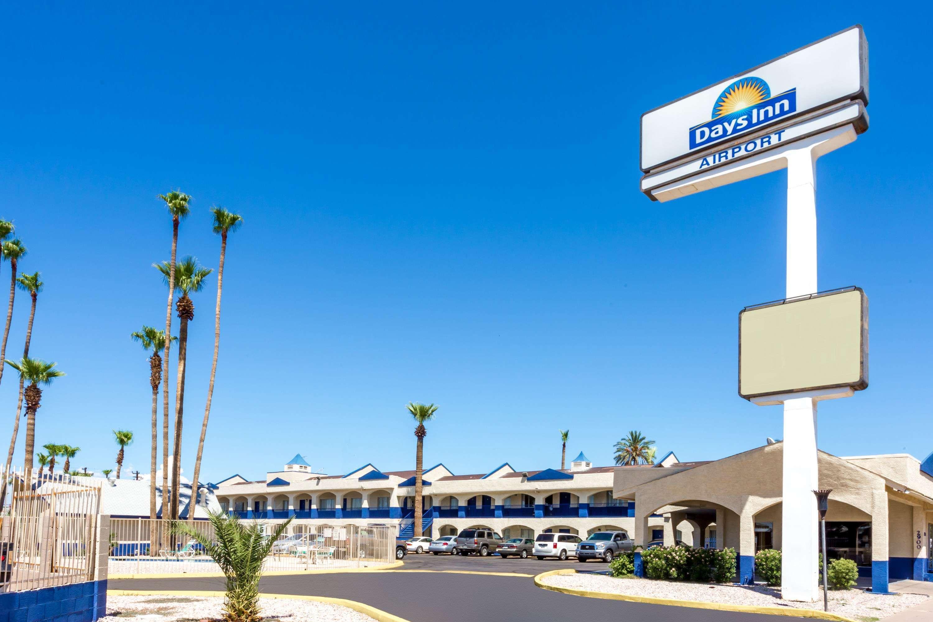 Days Inn By Wyndham Airport - 凤凰城 外观 照片